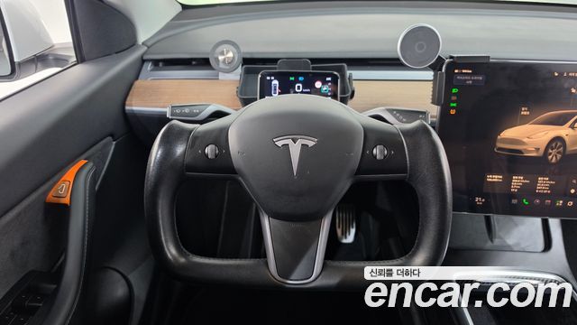 Tesla Model Y 2022 — photo 13