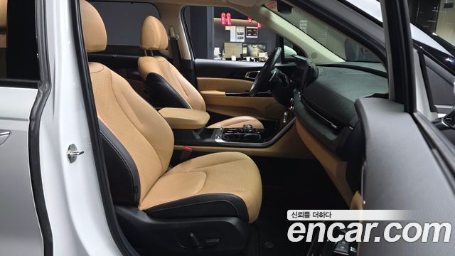 Kia Canival 2023 — photo 17