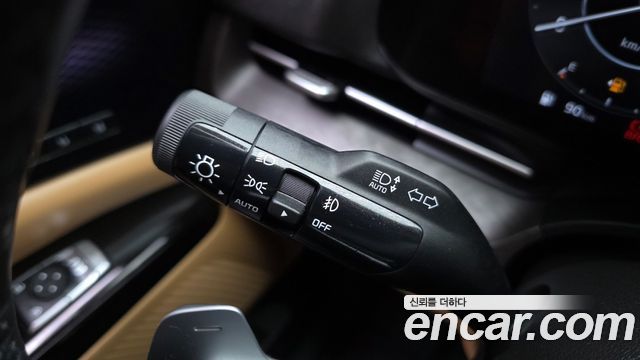Kia Canival 2023 — photo 24