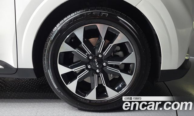 Kia Canival 2023 — photo 7