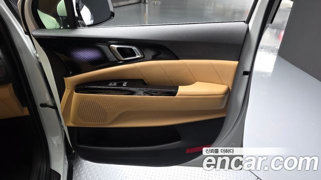 Kia Canival 2023 — photo 15