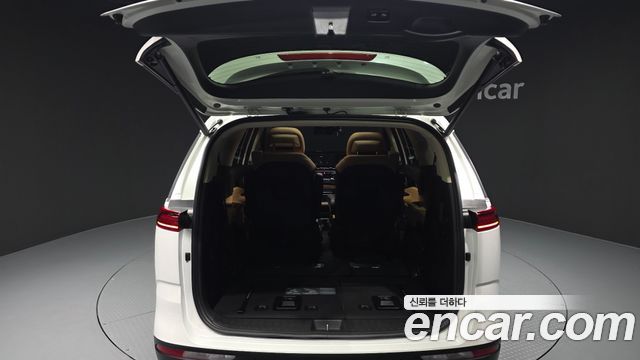 Kia Canival 2023 — photo 34