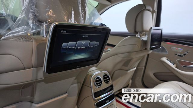 Mercedes-Benz S-Class 2015 — photo 18