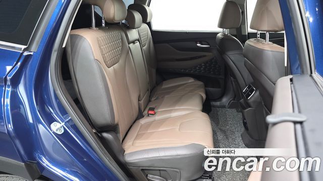 Hyundai Santafe 2019 — photo 18