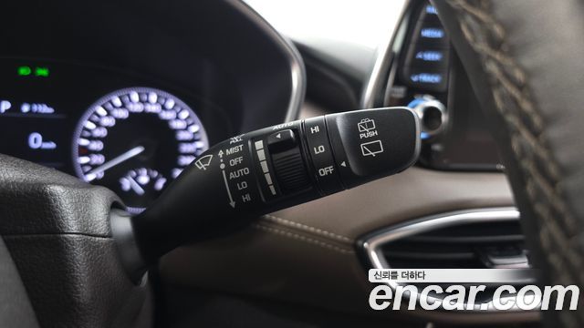 Hyundai Santafe 2019 — photo 23