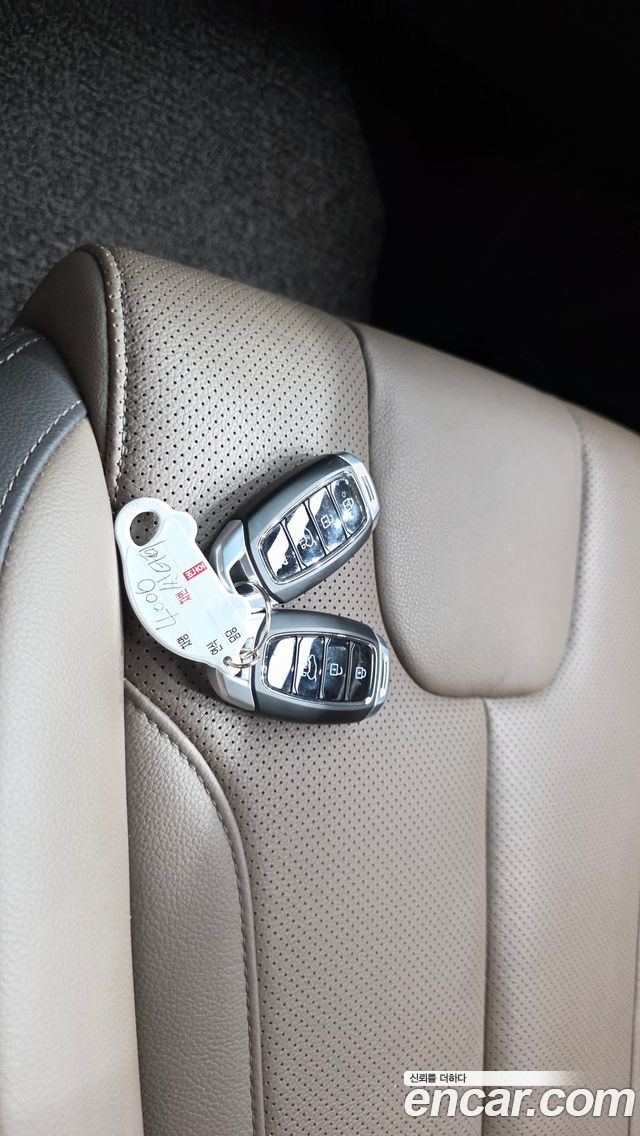 Hyundai Santafe 2019 — photo 27