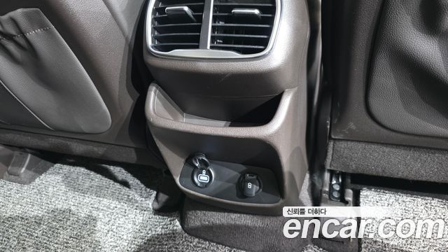 Hyundai Santafe 2019 — photo 33