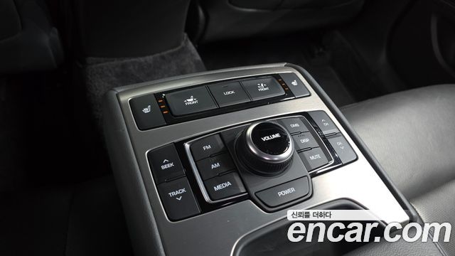 Hyundai Genesis 2015 — photo 16