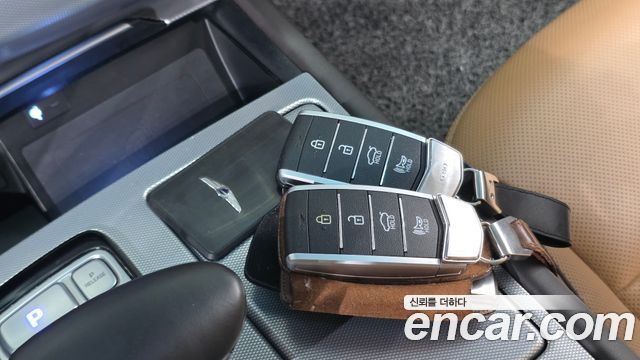 Genesis G80 2017 — photo 25