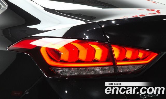 Genesis G80 2017 — photo 9