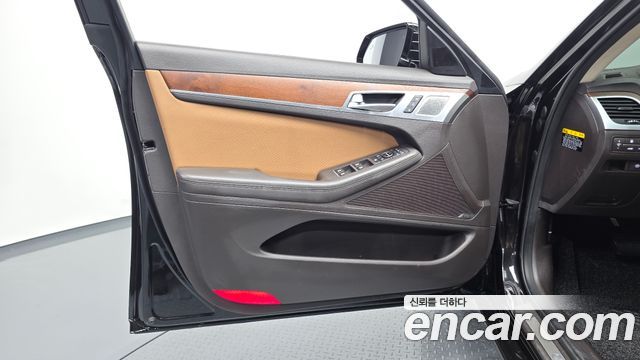 Genesis G80 2017 — photo 14
