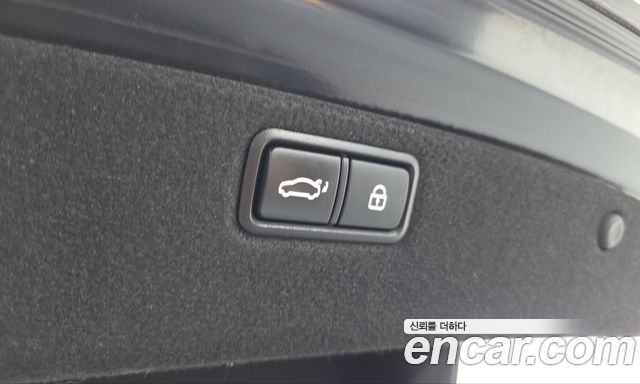 Genesis G80 2017 — photo 27