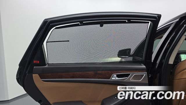 Genesis G80 2017 — photo 29