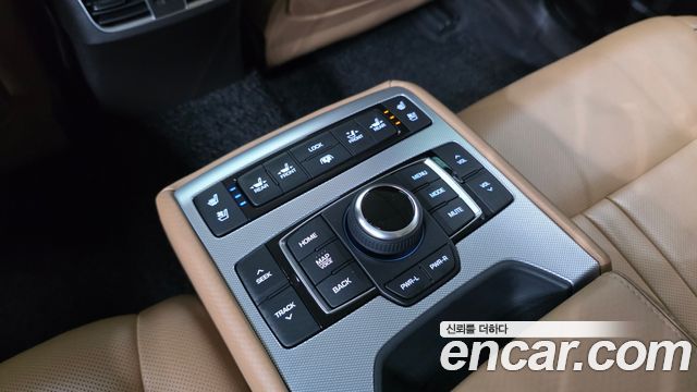 Genesis G80 2017 — photo 30