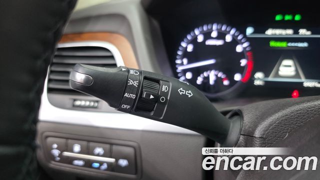 Genesis G80 2017 — photo 31