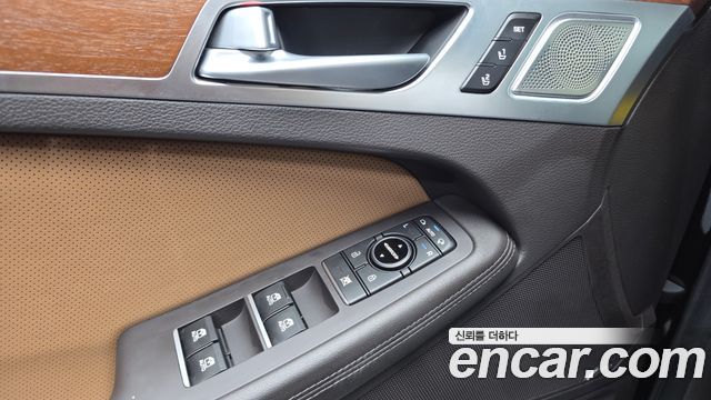 Genesis G80 2017 — photo 33