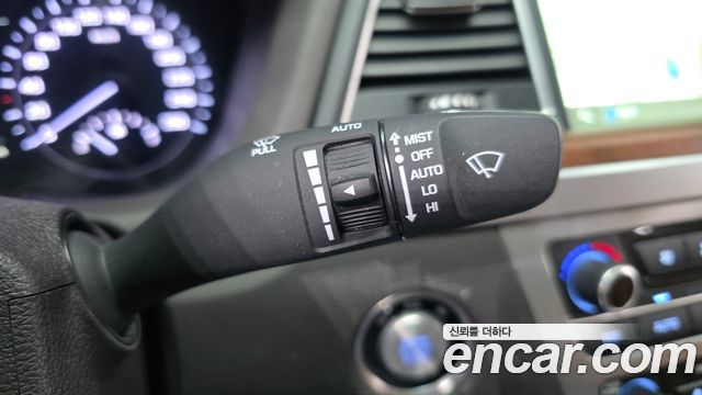 Genesis G80 2017 — photo 34