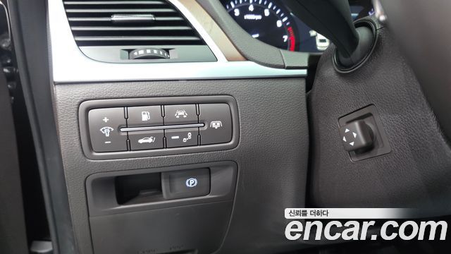 Genesis G80 2017 — photo 35