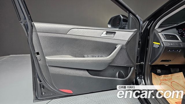Hyundai Sonata 2016 — photo 13