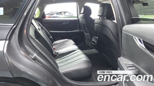 Genesis G80 2022 — photo 18