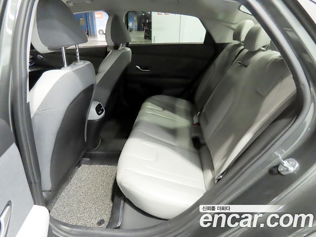 Hyundai AVANTE 2021 — photo 12