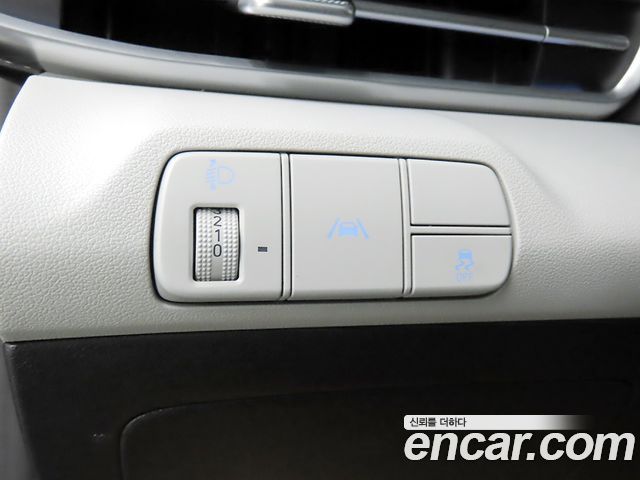 Hyundai AVANTE 2021 — photo 14