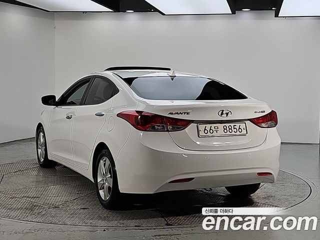Hyundai AVANTE 2011 — photo 3