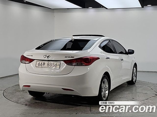 Hyundai AVANTE 2011 — photo 4