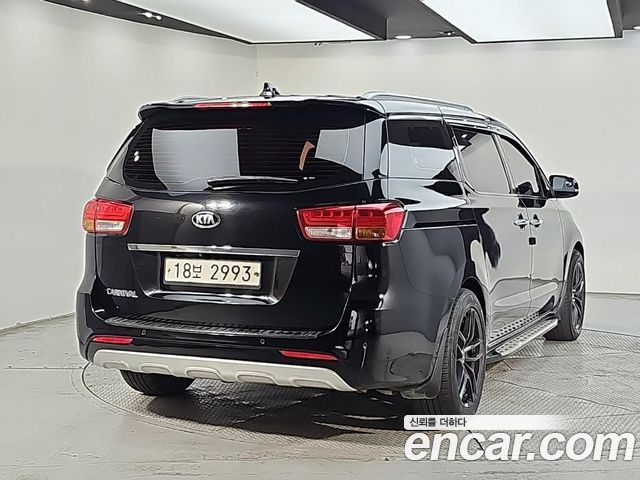 Kia Canival 2017 — photo 4