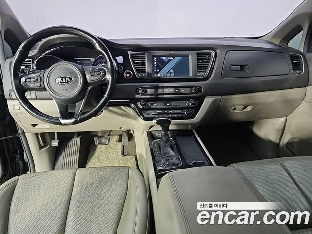 Kia Canival 2017 — photo 5