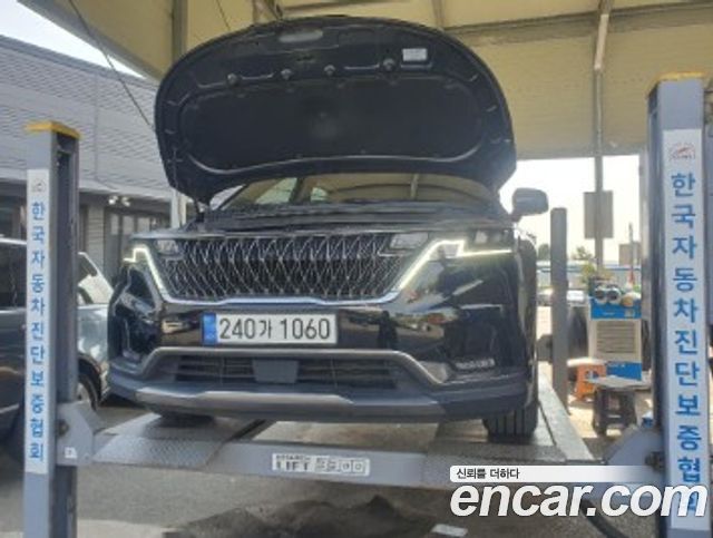 Kia Canival 2023 — photo 1