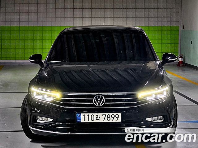 Volkswagen Passat 2022 — photo 9