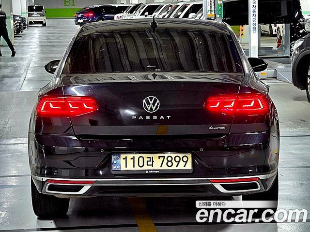 Volkswagen Passat 2022 — photo 11