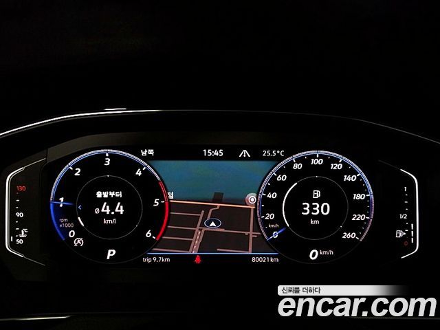 Volkswagen Passat 2022 — photo 14