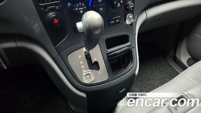 Hyundai Starex 2013 — photo 12