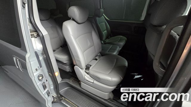 Hyundai Starex 2013 — photo 17