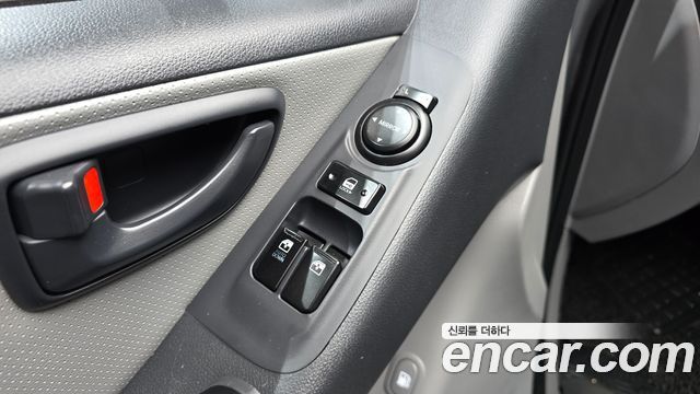 Hyundai Starex 2013 — photo 22