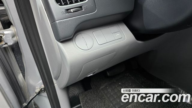 Hyundai Starex 2013 — photo 26