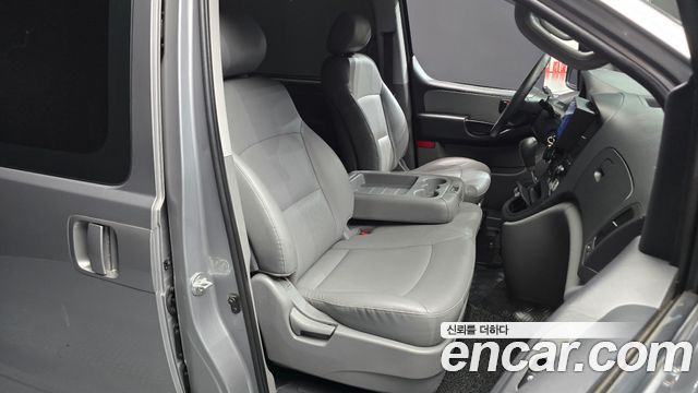 Hyundai Starex 2013 — photo 16