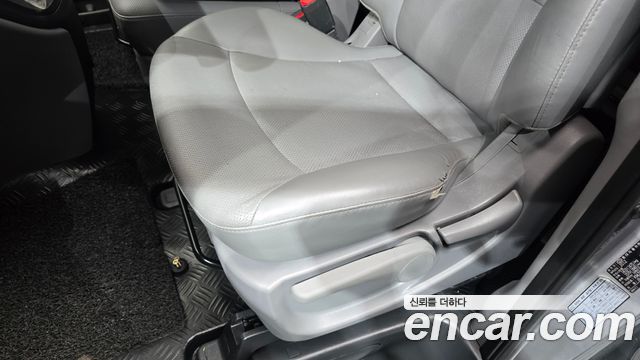 Hyundai Starex 2013 — photo 27