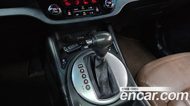 Kia Sportage 2012 — photo 9