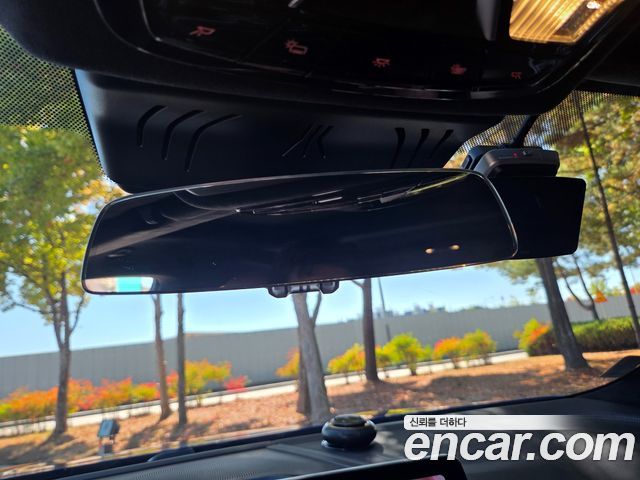 BMW 8-Series 2023 — photo 9