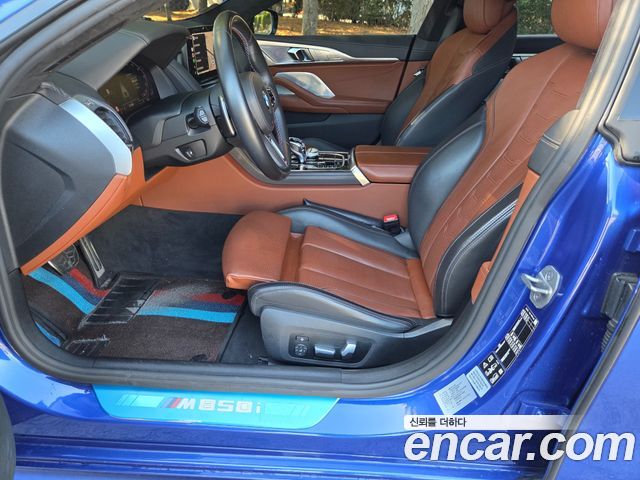 BMW 8-Series 2023 — photo 11
