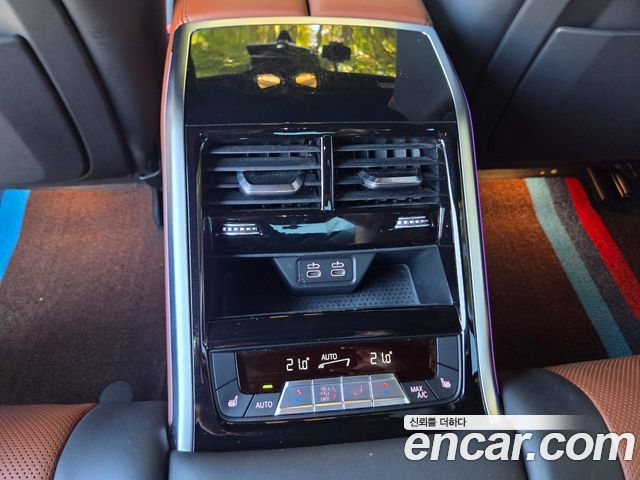 BMW 8-Series 2023 — photo 15