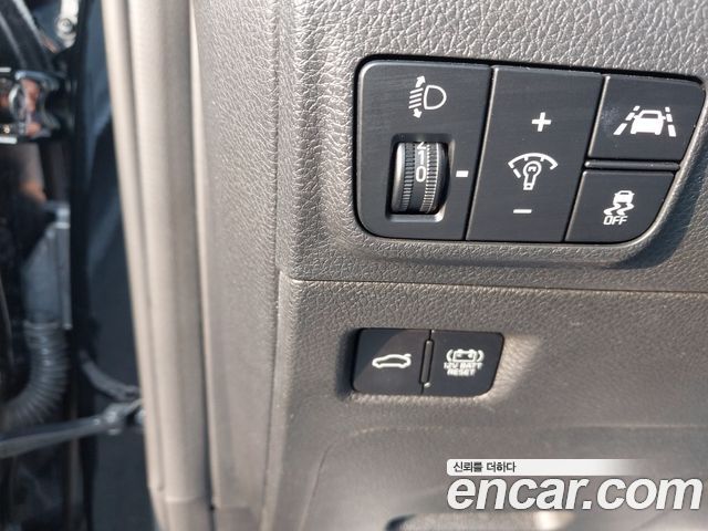 Kia K5 2022 — photo 16