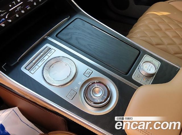 Genesis GV80 2020 — photo 11