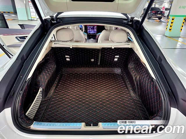 Mercedes-Benz EQS 2023 — photo 19