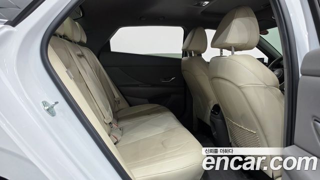 Hyundai AVANTE 2024 — photo 17
