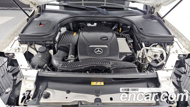 Mercedes-Benz GLC-Class 2019 — photo 6