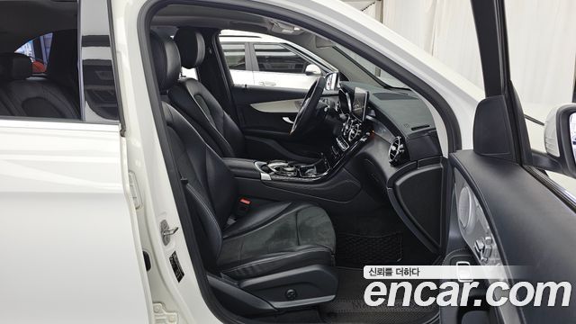Mercedes-Benz GLC-Class 2019 — photo 17